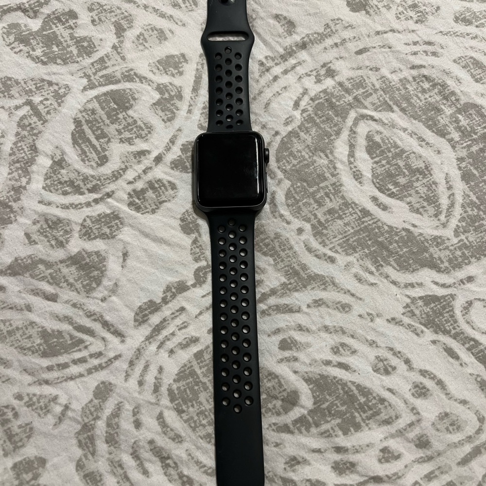 Gen 3 Apple Watch 42 mm Nike addition.